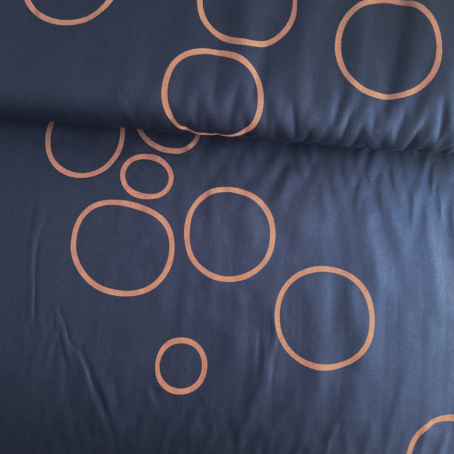 25 cm Tencel™ Lyocell Köperstoff Circle Around – Indigo Night – Mind the Maker
